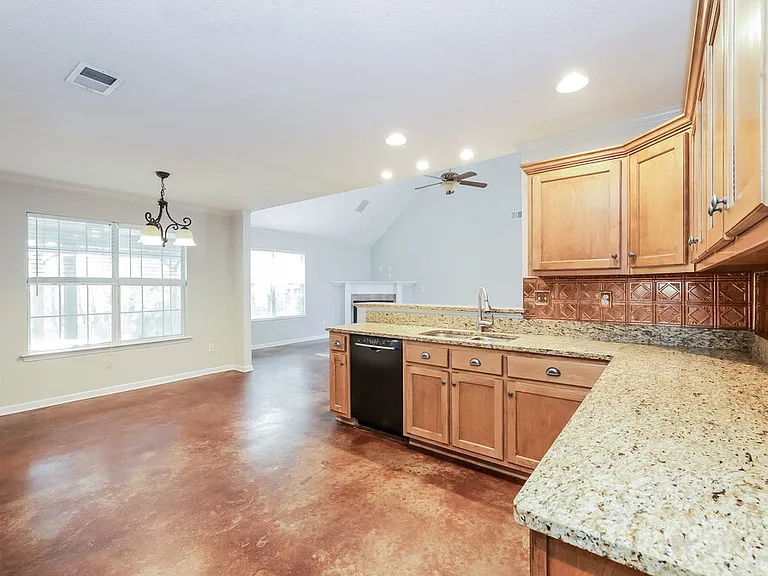 2747 Mariah Ln — Photo 9