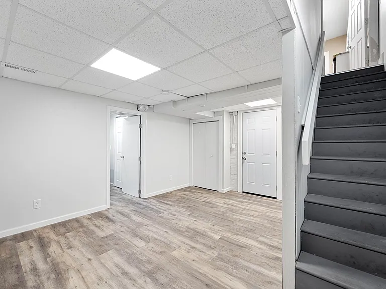 502 Thomas Rd — Photo 28