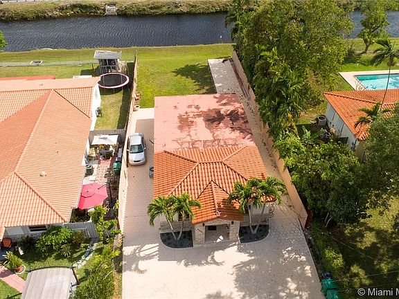 2nd image of 8040 Grand Canal Dr