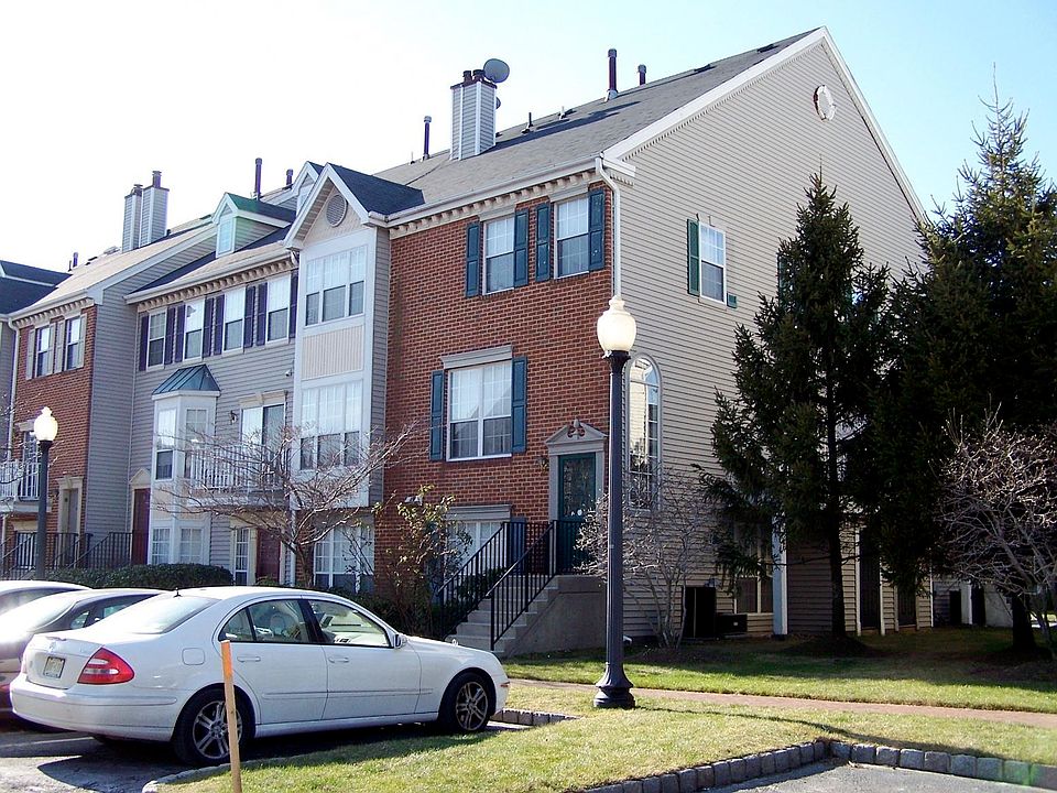 1st image of 12 Juniper St