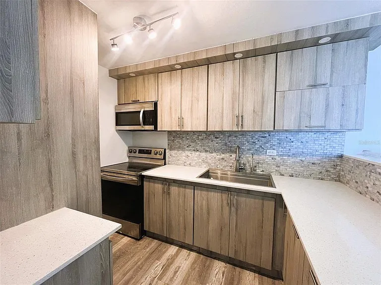 1812 Alcala #2301 — Photo 7