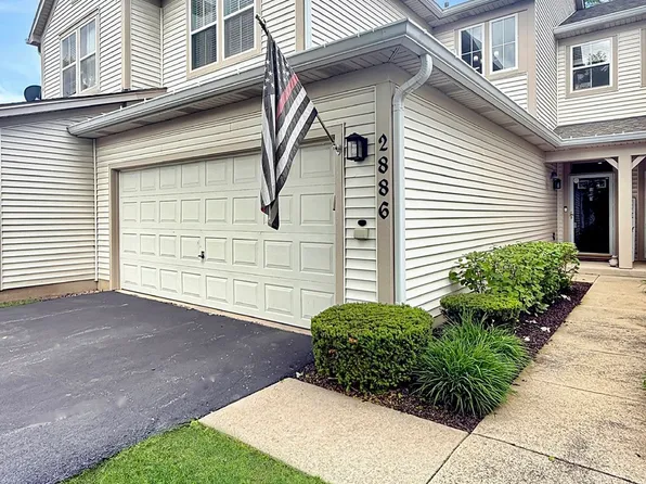 2886 Falling Waters Ln, Lindenhurst, IL 60046