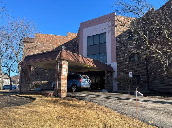 1108 Castilian Ct APT 121, Glenview, IL 60025