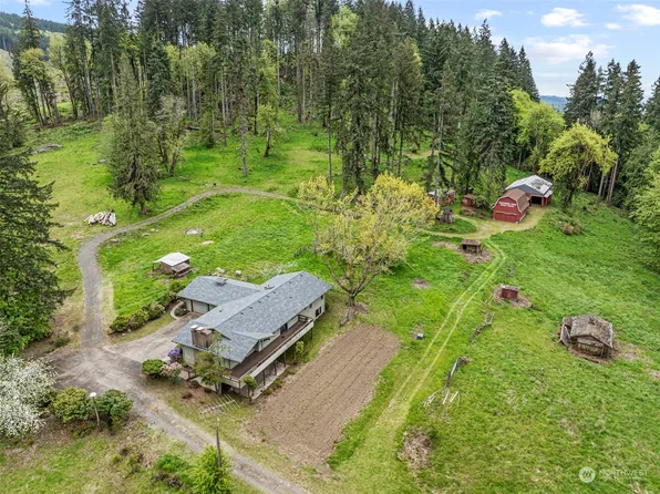201 Brownlee Road, Castle Rock, WA 98611