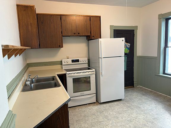 4th image of 203 7th St