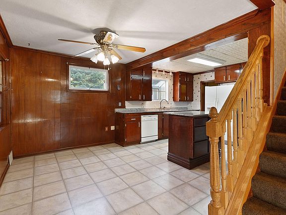 3rd image of 888 Lovell Ave