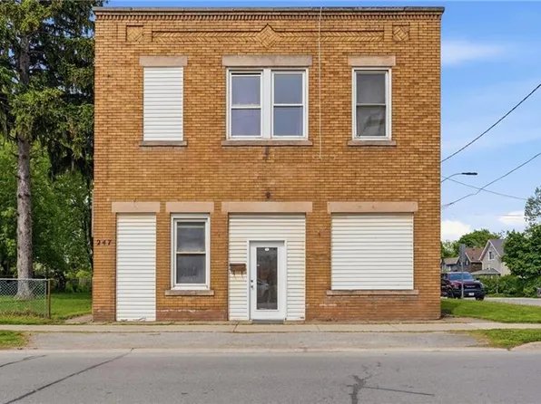 247 King St, Welland, ON L3B 3J9