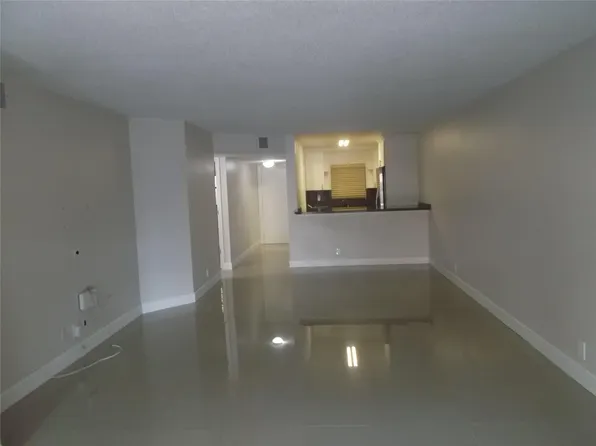 2955 Riverside Dr #103, Coral Springs, FL 33065