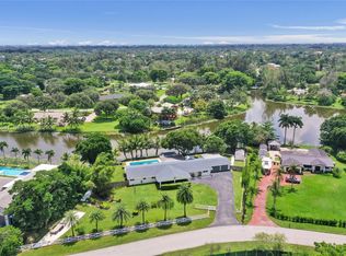 10880 SW 25th St, Davie, FL 33324