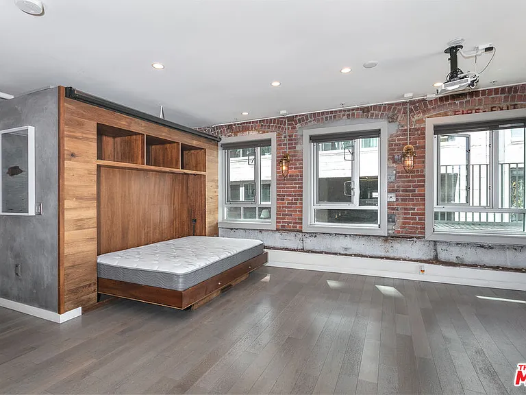 527 Molino St #202 — Photo 9