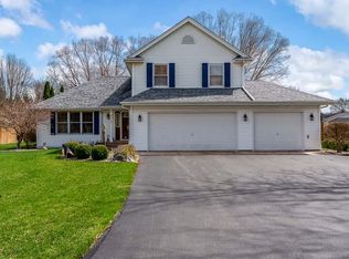 8319 Woodbridge Ln, Machesney Park, IL