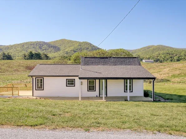 159 Daisy Dr, Troutville, VA 24175