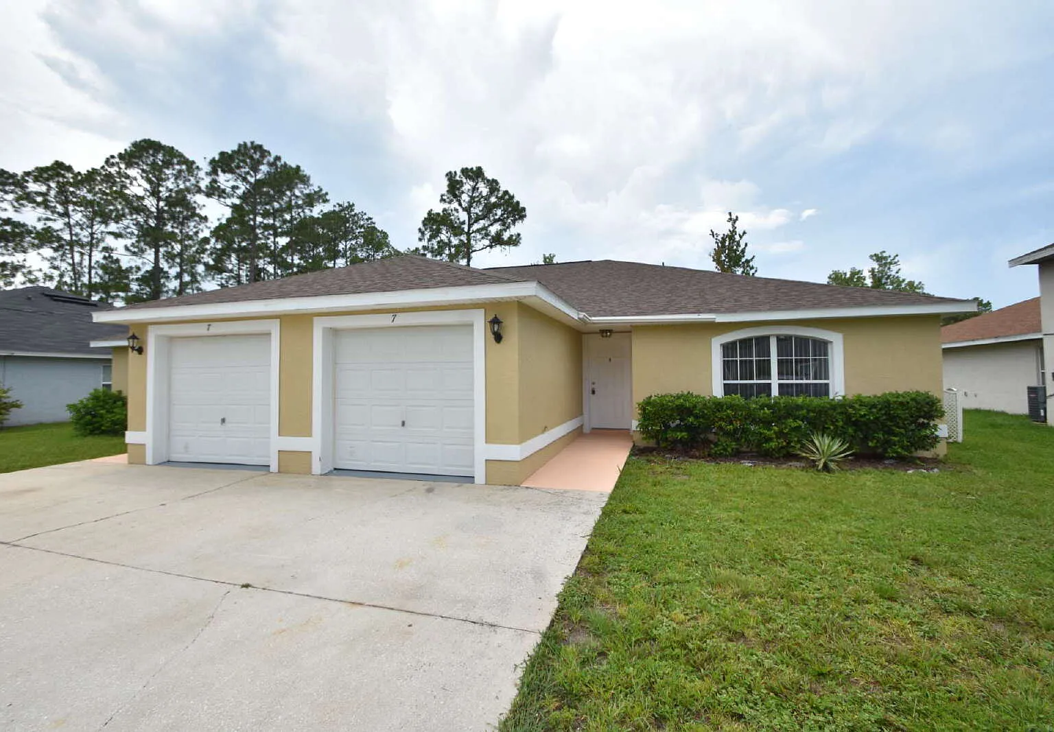 3 bed, 2.0 bath, 1221 sqft, $1,650 — Photo 1