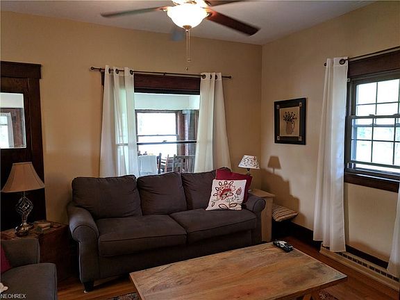 5th image of 572 E Park Ave