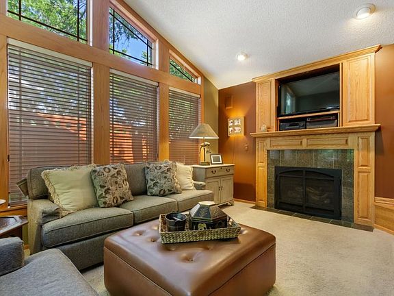 4th image of 1953 Parkland Ct