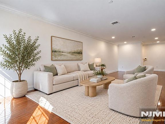 5th image of 180 Edgewater Road #1A
