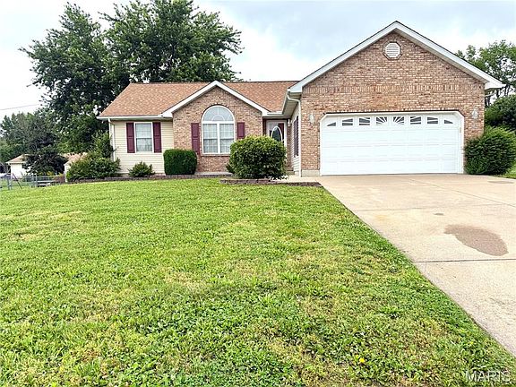 3rd image of 541 John David Dr
