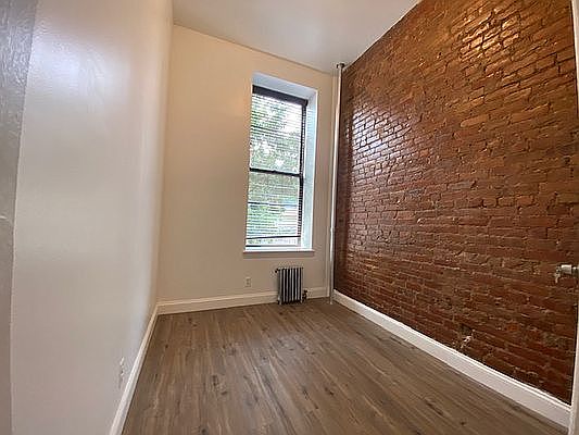 2nd image of 5 E 124th St #3