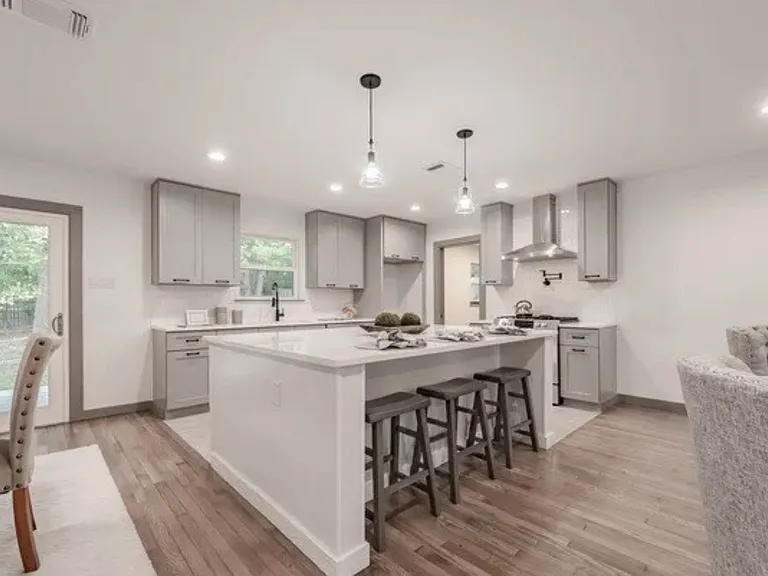 529 Laurel Ln — Photo 5