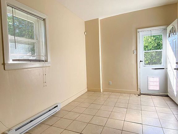 3rd image of 3716 Kirkwood Street Georges Rd
