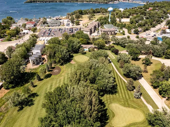 228 S Highway 71 Unit B14, Arnolds Park, IA 51331