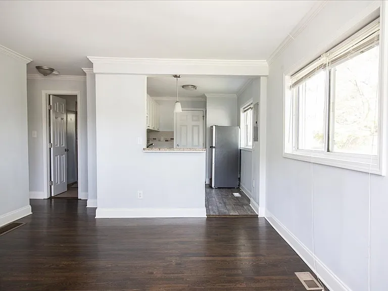 1096 Herndon St NW #B — Photo 9