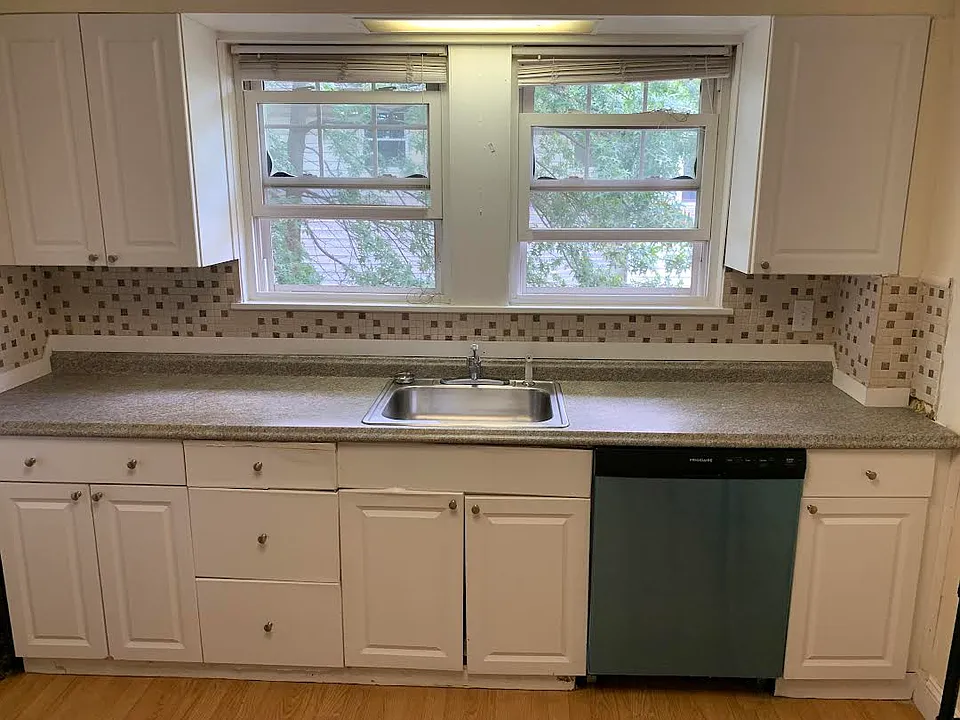 264 Foster St #2D