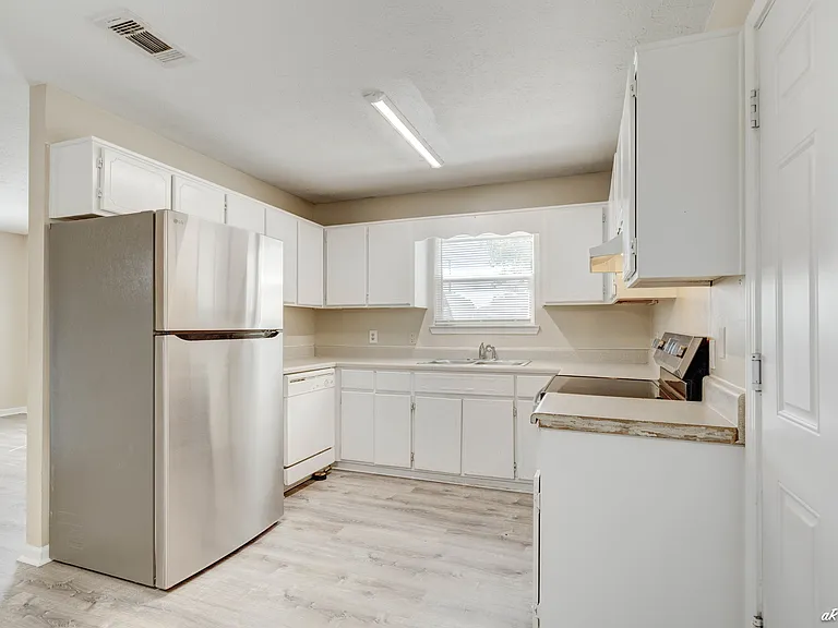 3722 Burnham Way — Photo 7