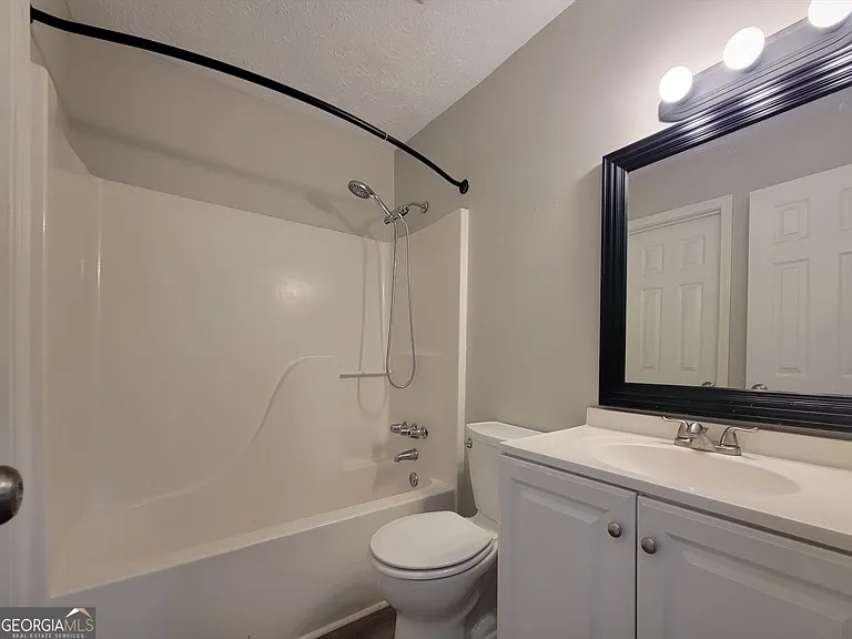 611 Leigh Ct — Photo 7