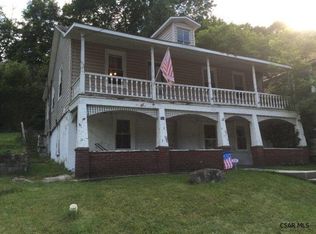 908 S Main St, Hollsopple, PA 15935