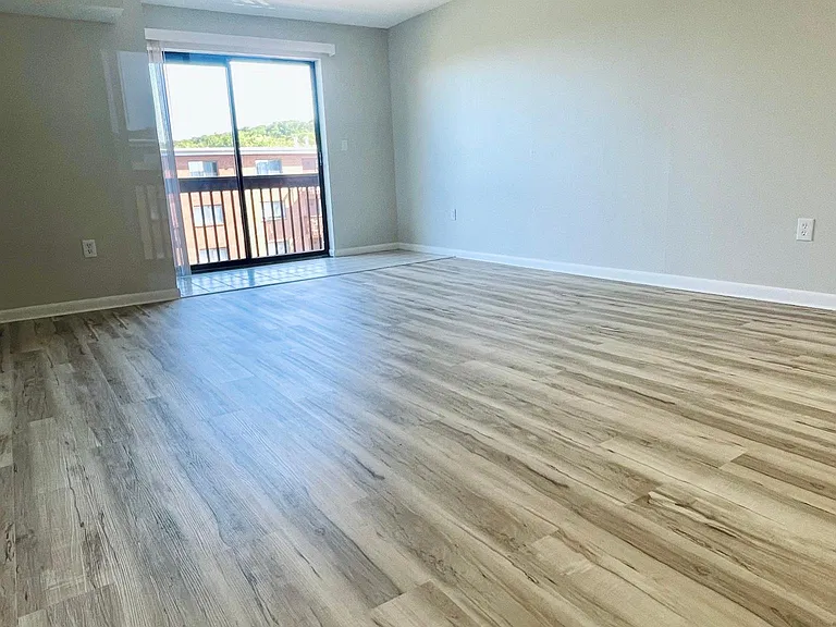 2400 Harbor View Dr #2400 — Photo 4