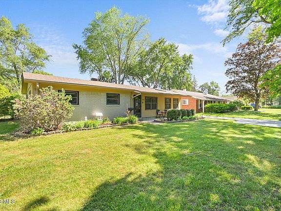2nd image of 3534 Robin Rd