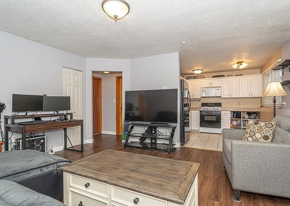 1st image of 52 Farrwood Ave APT 1