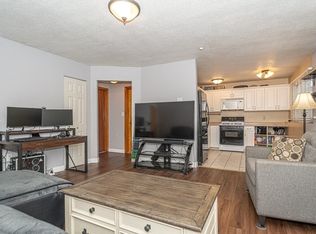 52 Farrwood Ave APT 1, North Andover, MA 01845