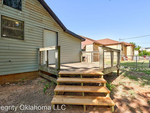3rd image of 4515 SE 28th St