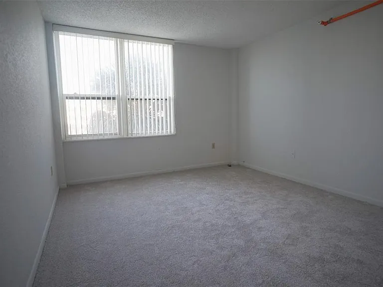 400 Island Way #308 — Photo 13