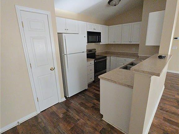 4th image of 3733 Morris Farm Dr
