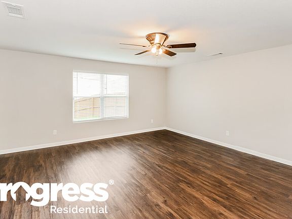4th image of 2323 Bee Hive Dr