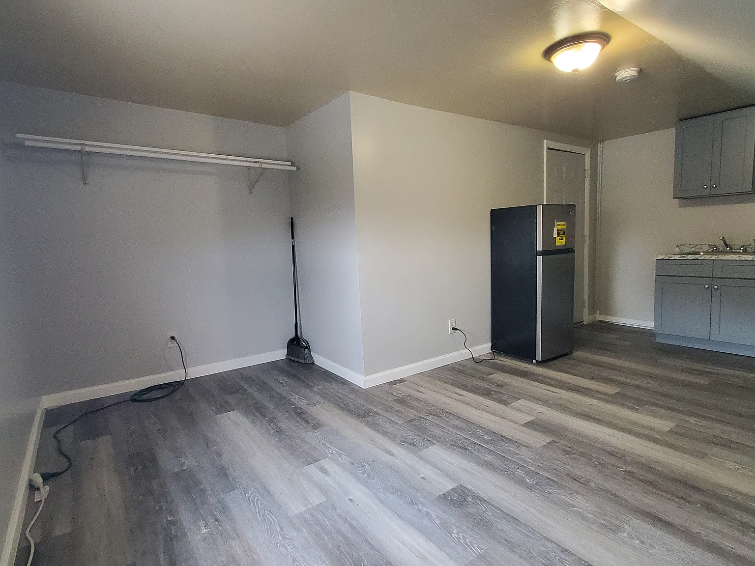 1 bed, 230 sqft, $725 — Photo 3