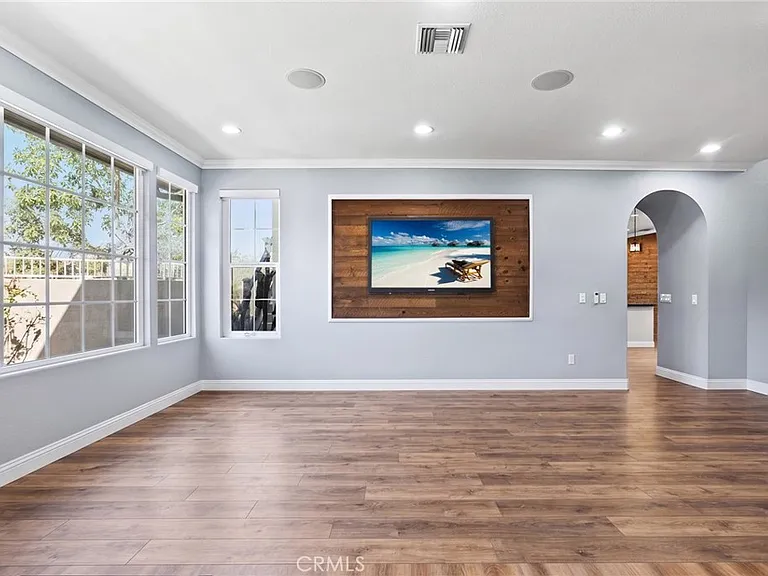 52 Touraine Pl — Photo 3