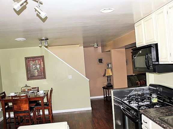 Spacious Dining Area