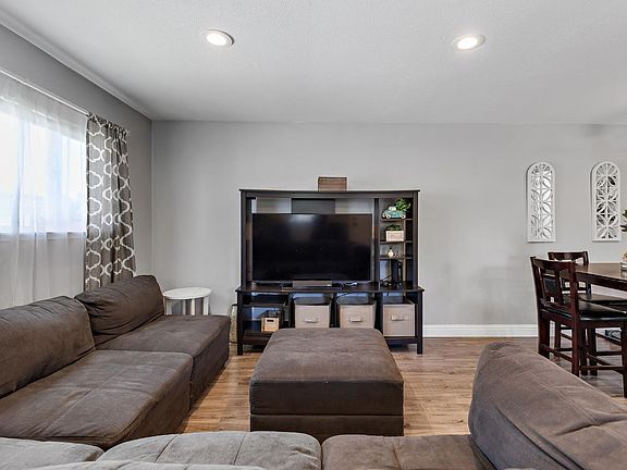 3rd image of 8943 El Mirador Dr APT 4