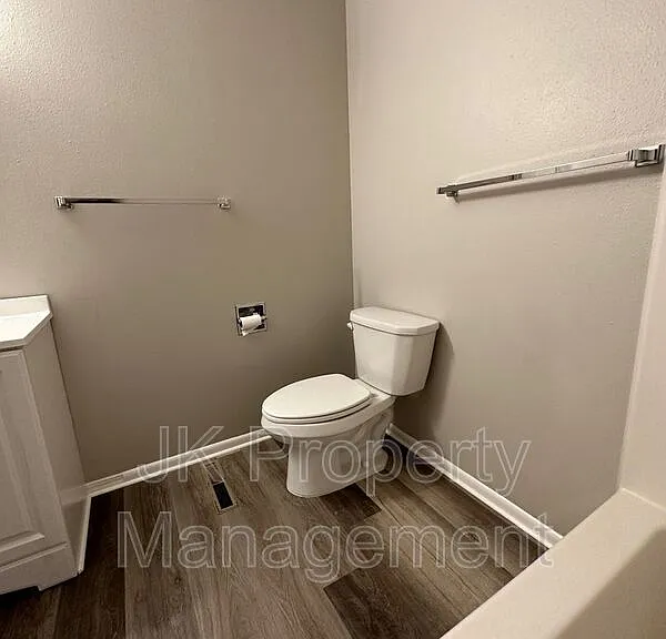 401 50th St S #3 — Photo 29