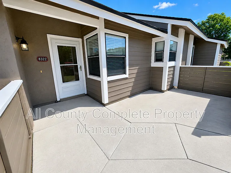8322 Derbyshire Pl — Photo 2