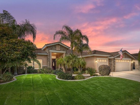 315 Penzance Dr, Bakersfield, CA 93312
