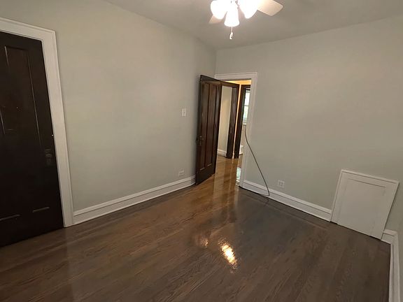 2nd image of 5550 W Farragut Ave #5548-1