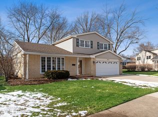 2814 N Dryden Pl, Arlington Heights, IL 60004