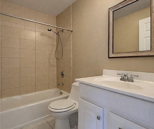2nd image of 107 SE 2nd Ave #107