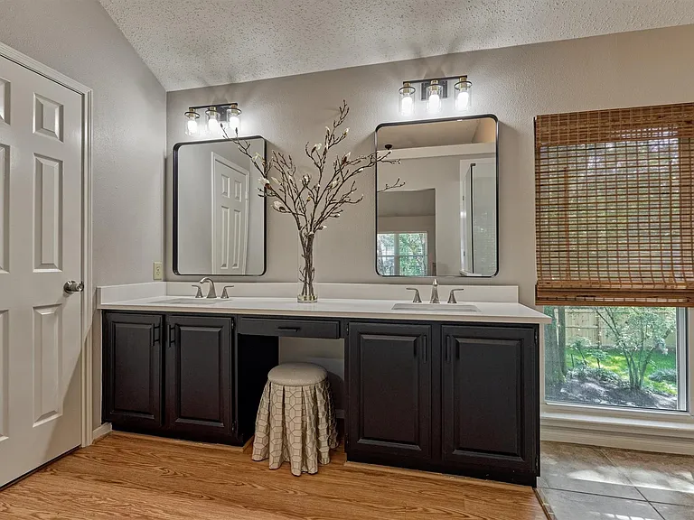 71 Breezy Point Pl — Photo 27