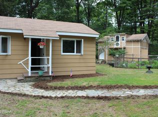 108 Hughes Dr, Greentown, PA 18426